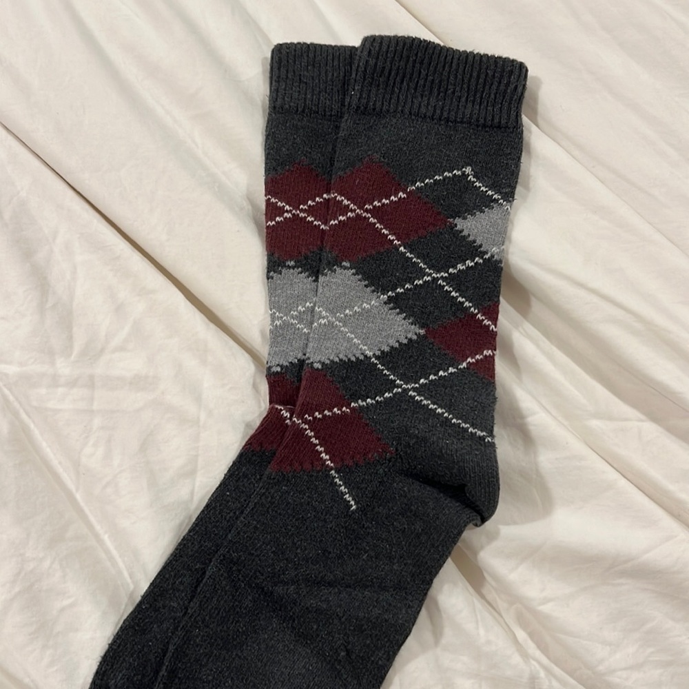 One pair argyle socks men’s grey